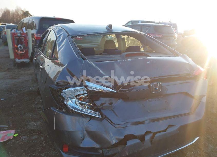 Photo 6 of 2019 Honda Civic EX (VIN 19XFC1F36KE002421)