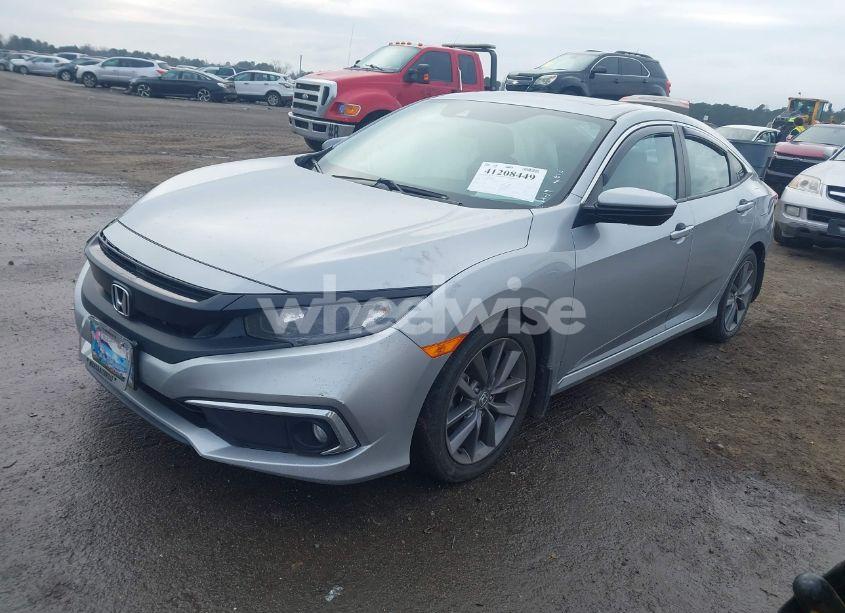 Photo 2 of 2019 Honda Civic EX (VIN 19XFC1F36KE206085)