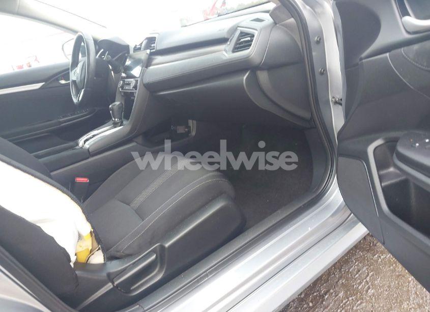 Photo 5 of 2019 Honda Civic EX (VIN 19XFC1F36KE206085)