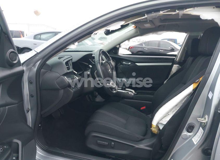 Photo 5 of 2019 Honda Civic EX (VIN 19XFC1F36KE210718)