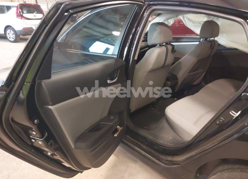 Photo 8 of 2019 Honda Civic EX (VIN 19XFC1F37KE002038)