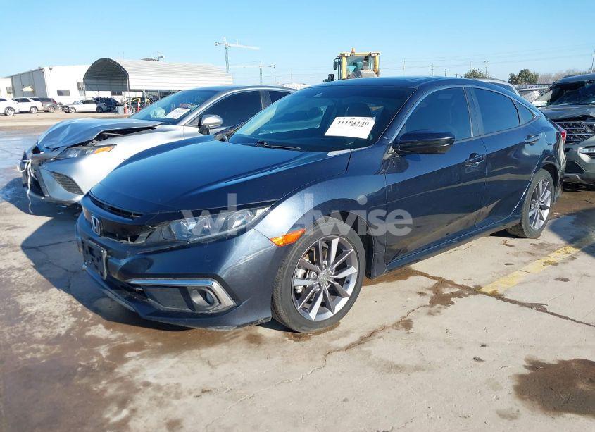 Photo 2 of 2019 Honda Civic EX (VIN 19XFC1F37KE009913)
