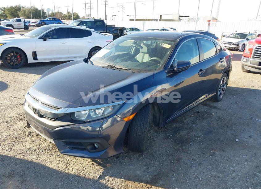 Photo 2 of 2017 Honda Civic EX-T (VIN 19XFC1F38HE005703)