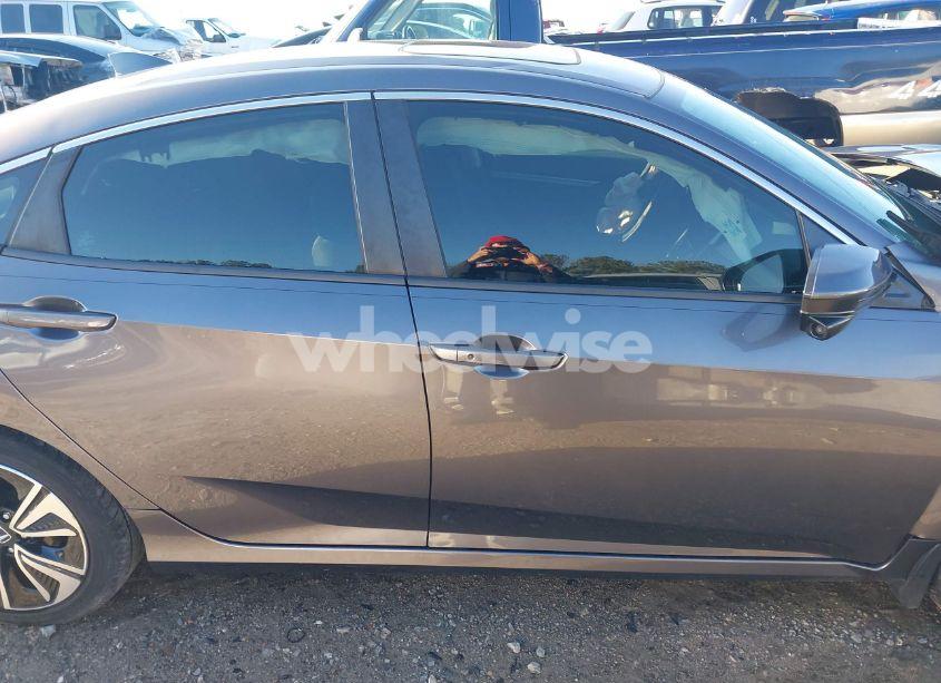 Photo 12 of 2017 Honda Civic EX-T (VIN 19XFC1F38HE014126)