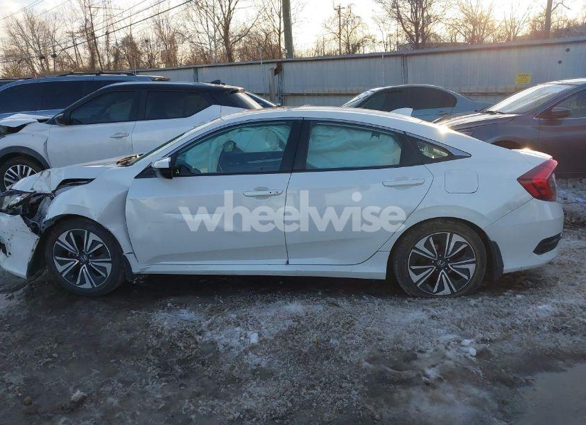 Photo 14 of 2017 Honda Civic EX-T (VIN 19XFC1F38HE018306)