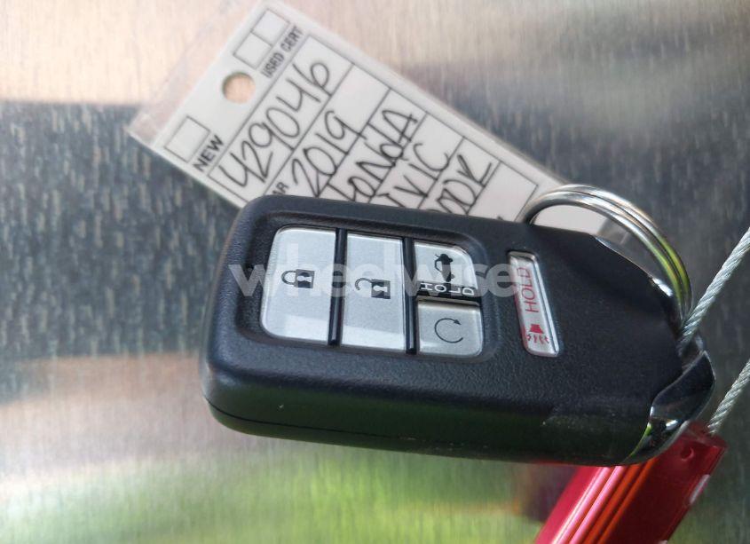 Photo 11 of 2019 Honda Civic EX (VIN 19XFC1F38KE017275)