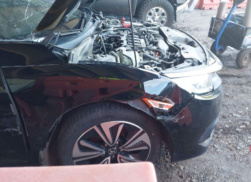 2017 Honda Civic EX-T (VIN 19XFC1F39HE018928) main photo