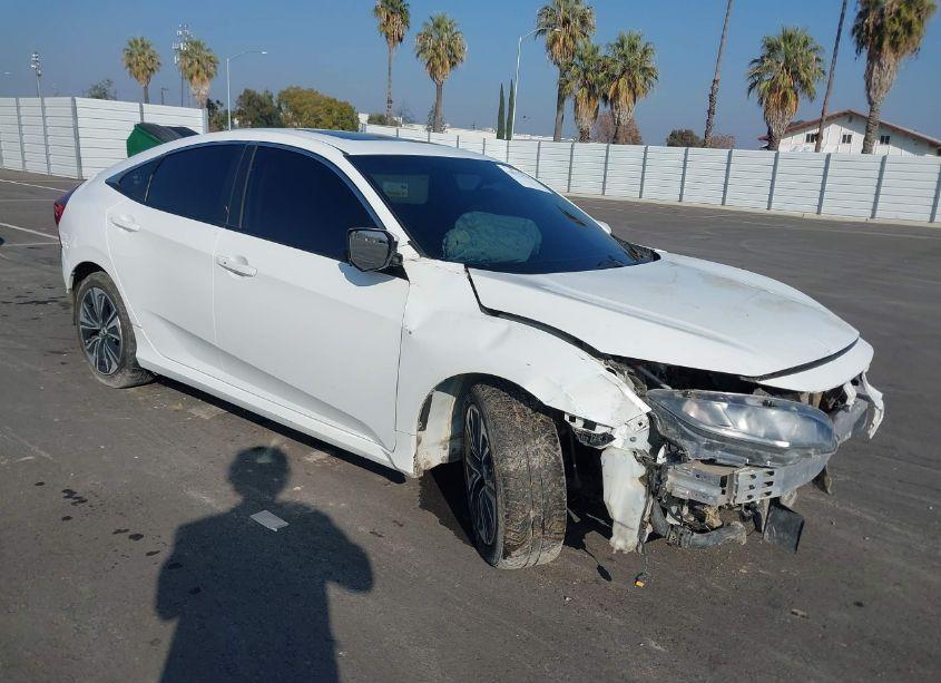 2018 Honda Civic EX-T (VIN 19XFC1F39JE201865) main photo