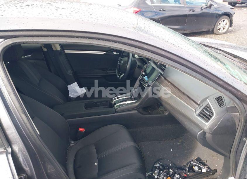 Photo 5 of 2019 Honda Civic EX (VIN 19XFC1F39KE006401)