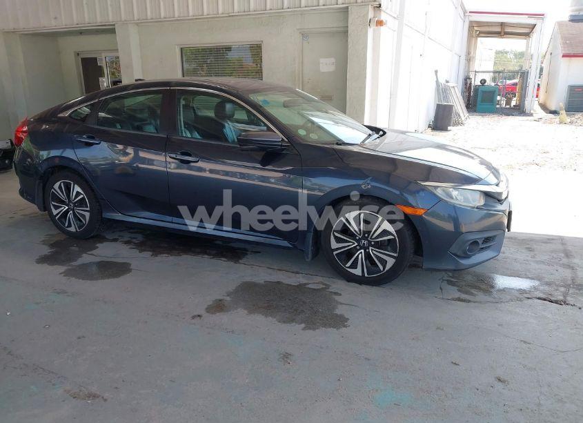 2016 Honda Civic EX-T (VIN 19XFC1F3XGE017043) main photo