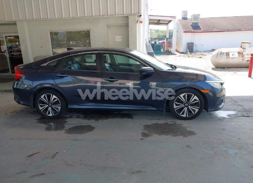 Photo 13 of 2016 Honda Civic EX-T (VIN 19XFC1F3XGE017043)
