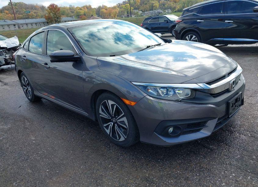 2016 Honda Civic EX-T (VIN 19XFC1F3XGE035655) main photo