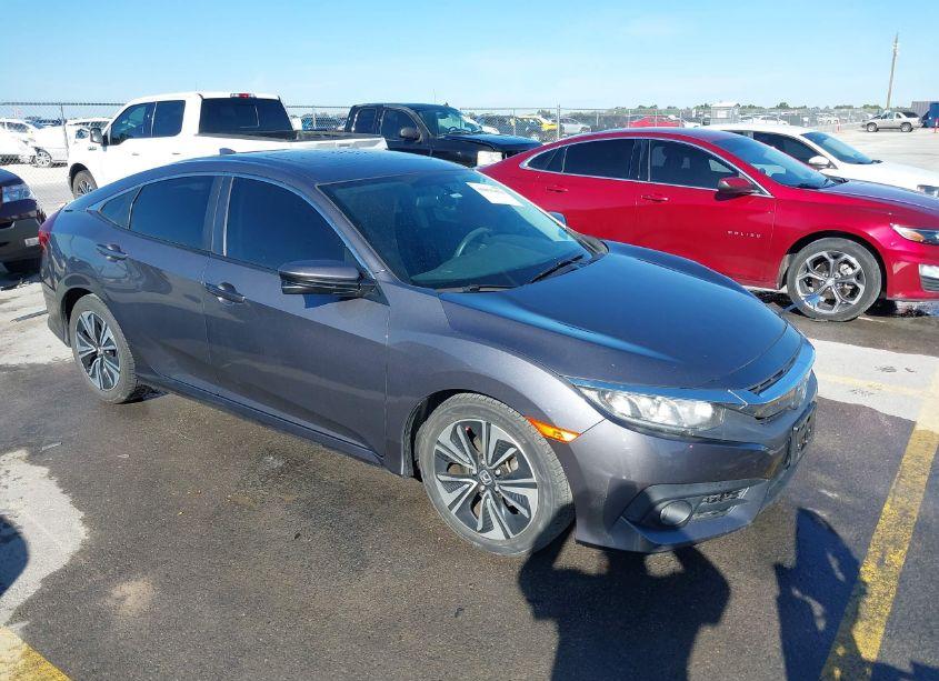 2017 Honda Civic EX-T (VIN 19XFC1F3XHE004648) main photo