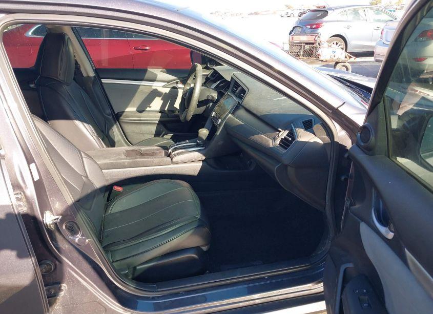 Photo 5 of 2017 Honda Civic EX-T (VIN 19XFC1F3XHE004648)