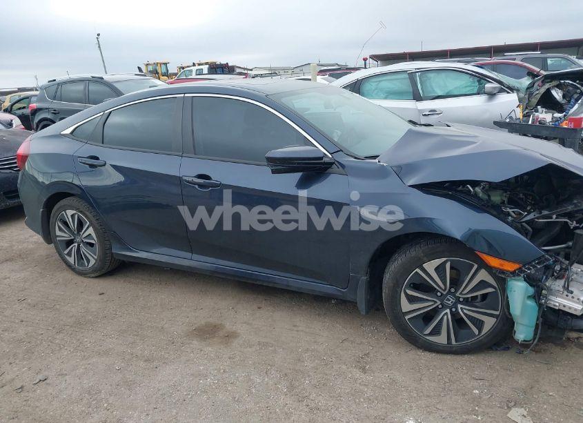 Photo 14 of 2018 Honda Civic EX-T (VIN 19XFC1F3XJE000833)