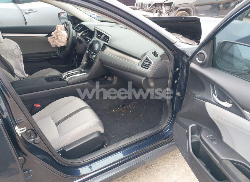 Photo 5 of 2018 Honda Civic EX-T (VIN 19XFC1F3XJE000833)