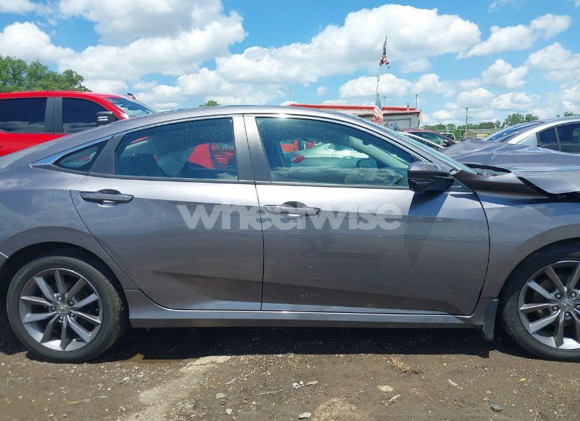 Photo 13 of 2019 Honda Civic EX (VIN 19XFC1F3XKE007041)