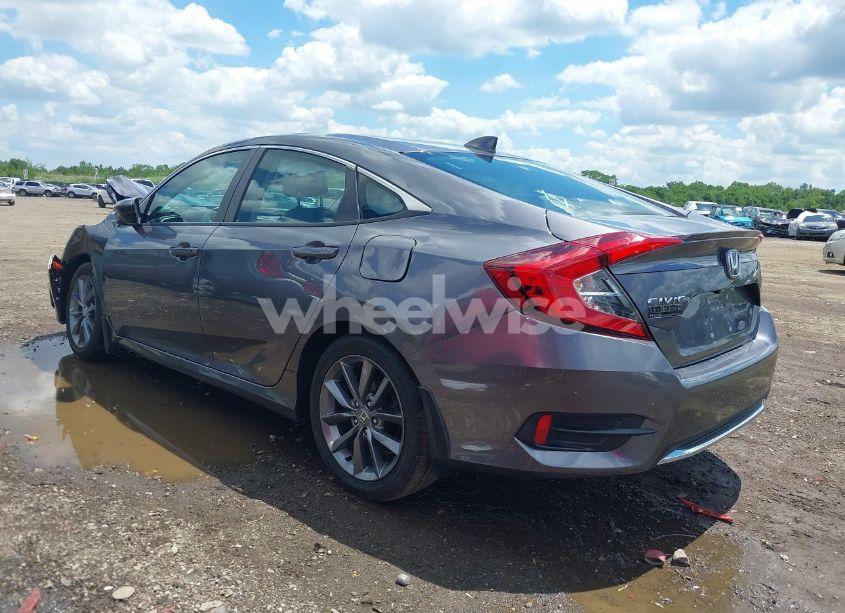 Photo 3 of 2019 Honda Civic EX (VIN 19XFC1F3XKE007041)