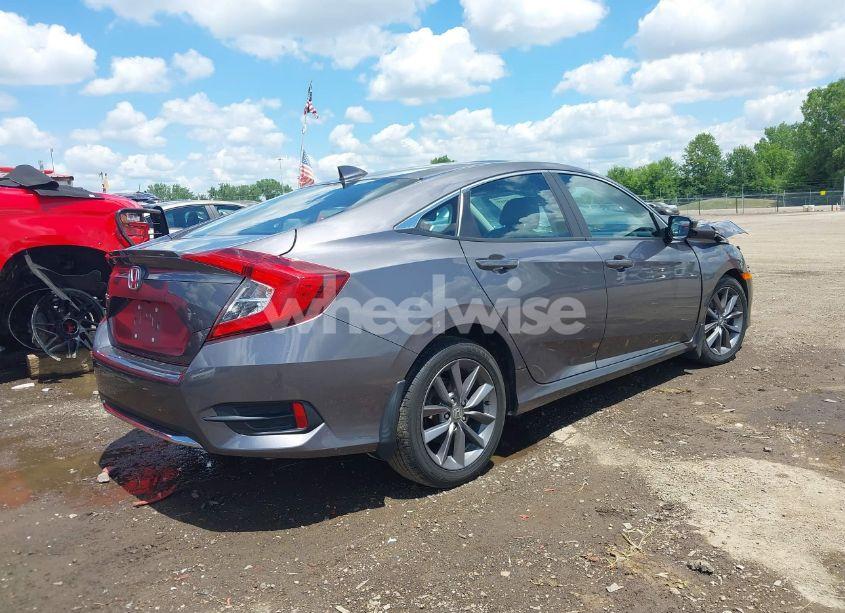 Photo 4 of 2019 Honda Civic EX (VIN 19XFC1F3XKE007041)