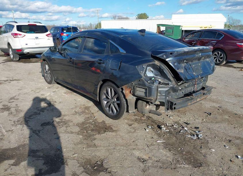 Photo 3 of 2019 Honda Civic EX (VIN 19XFC1F3XKE204095)