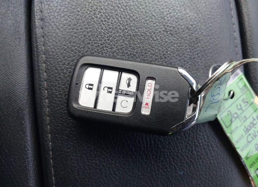 Photo 11 of 2016 Honda Civic EX-L (VIN 19XFC1F70GE034999)