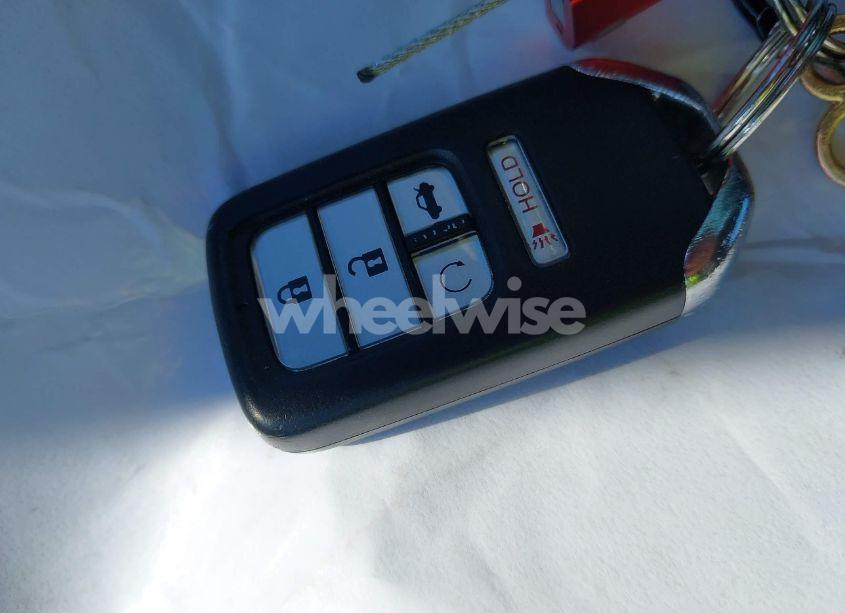 Photo 11 of 2016 Honda Civic EX-L (VIN 19XFC1F70GE206416)
