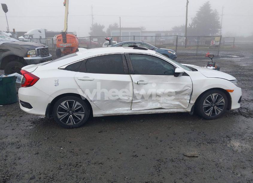 Photo 13 of 2016 Honda Civic EX-L (VIN 19XFC1F70GE215438)