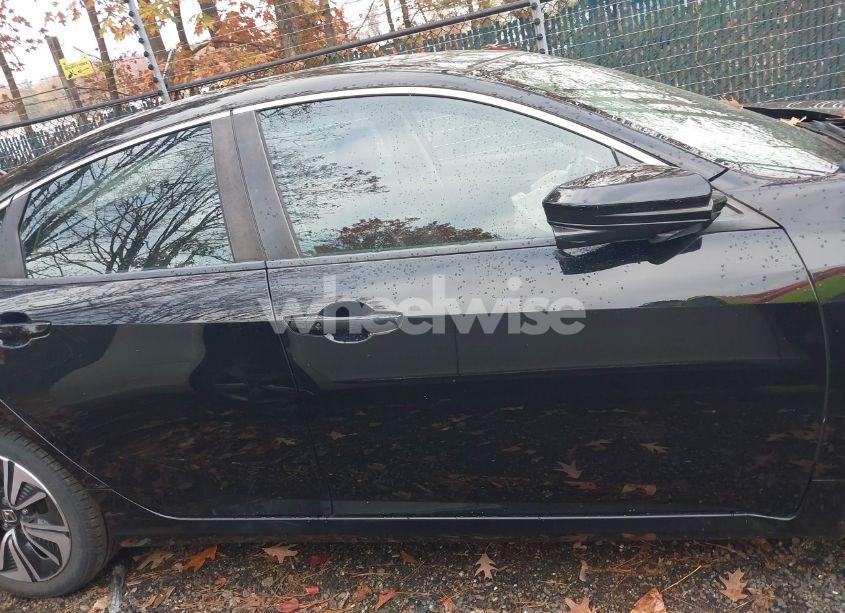 Photo 13 of 2017 Honda Civic EX-L (VIN 19XFC1F70HE030405)