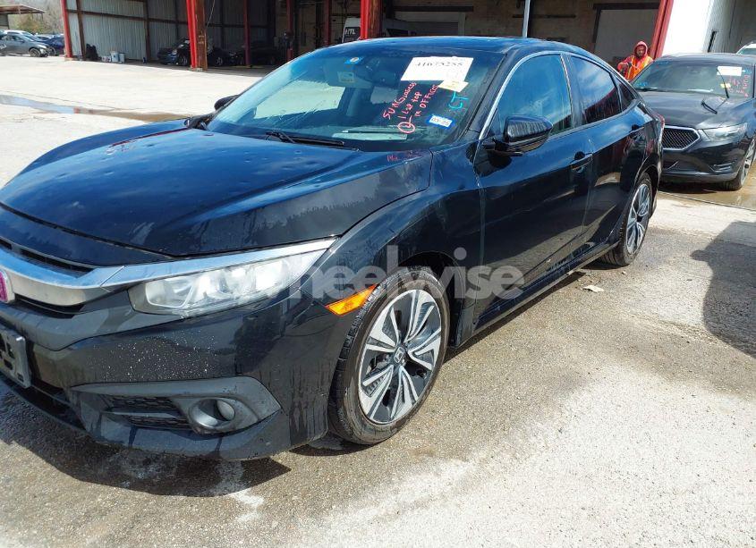Photo 2 of 2017 Honda Civic EX-L (VIN 19XFC1F71HE015329)