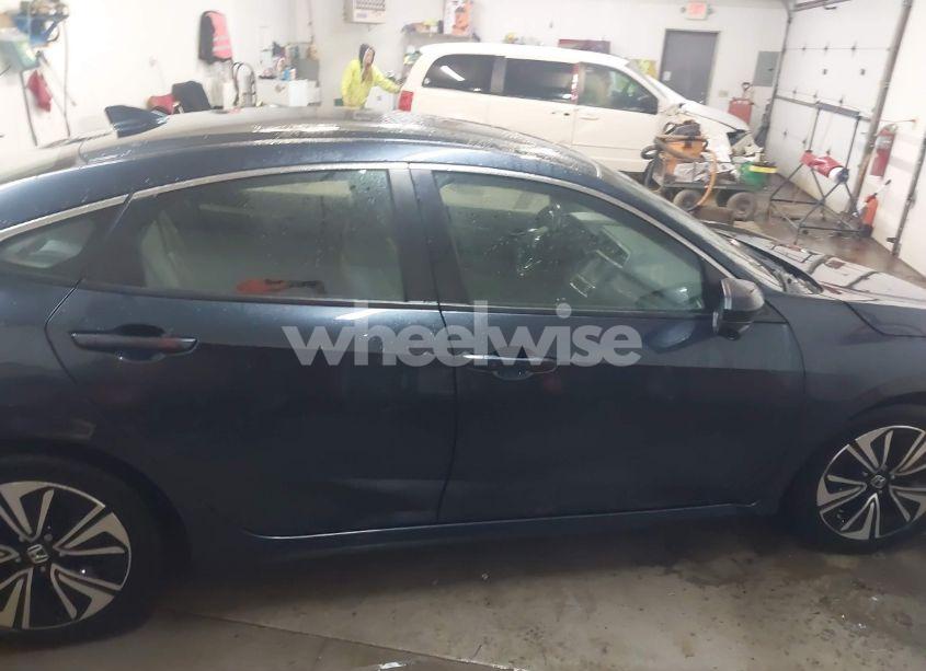 Photo 13 of 2017 Honda Civic EX-L (VIN 19XFC1F71HE017761)
