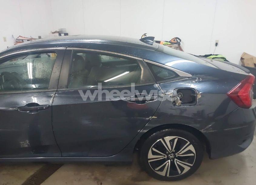 Photo 17 of 2017 Honda Civic EX-L (VIN 19XFC1F71HE017761)