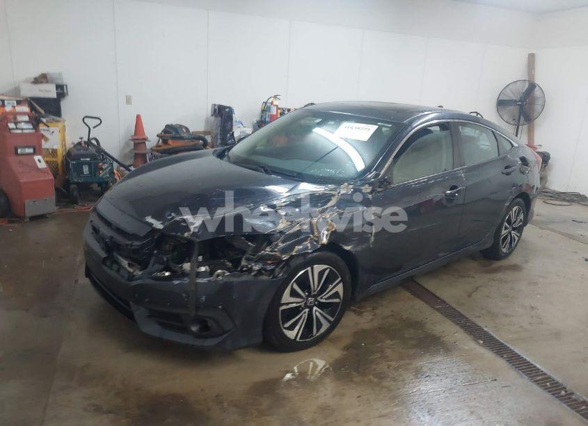 Photo 2 of 2017 Honda Civic EX-L (VIN 19XFC1F71HE017761)