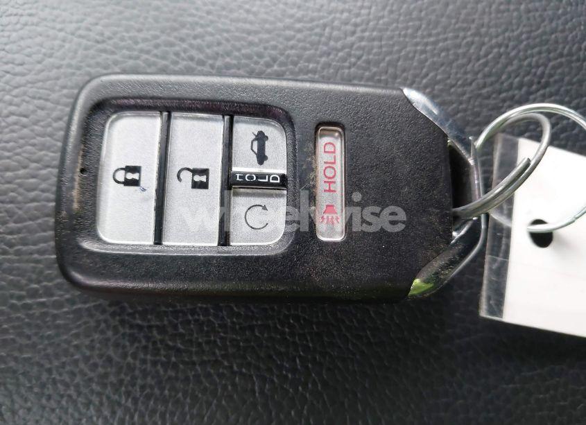 Photo 11 of 2021 Honda Civic EX-L (VIN 19XFC1F71ME005698)