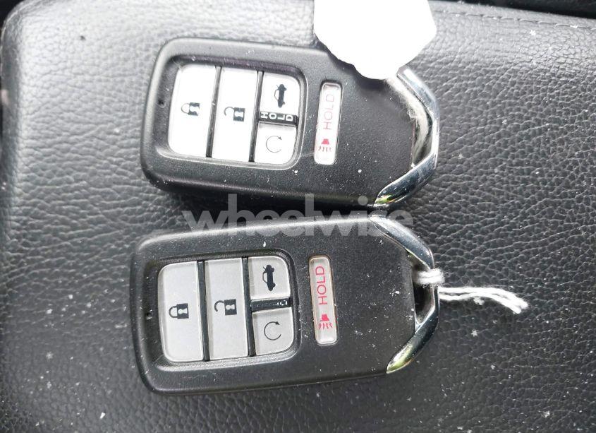 Photo 11 of 2016 Honda Civic EX-L (VIN 19XFC1F72GE027147)
