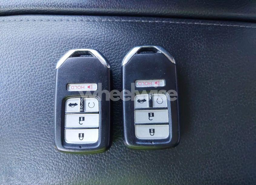 Photo 11 of 2016 Honda Civic EX-L (VIN 19XFC1F72GE045258)