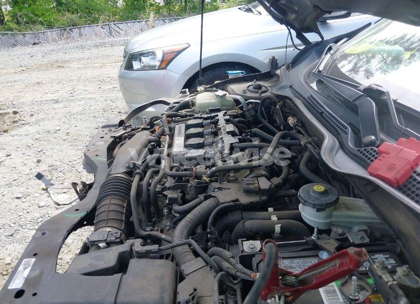 Photo 10 of 2017 Honda Civic EX-L (VIN 19XFC1F72HE012276)