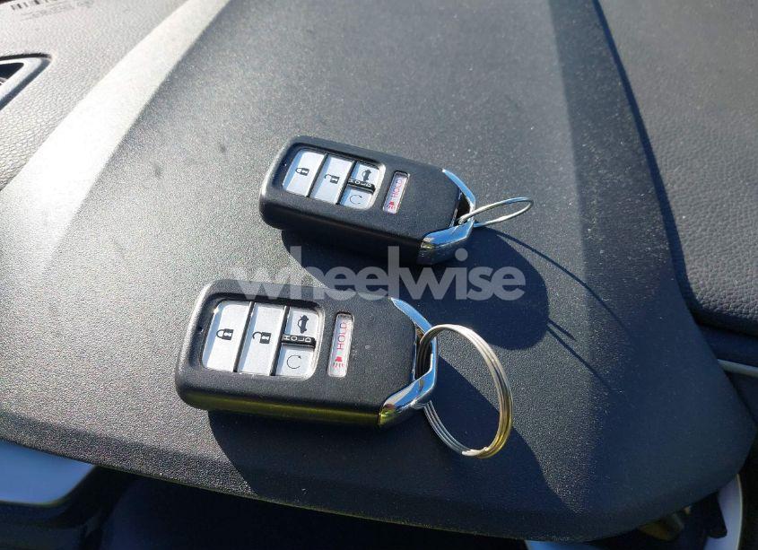 Photo 11 of 2017 Honda Civic EX-L (VIN 19XFC1F72HE013878)