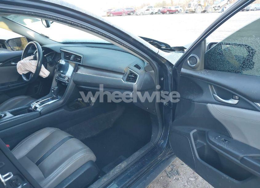 Photo 5 of 2017 Honda Civic EX-L (VIN 19XFC1F72HE022371)