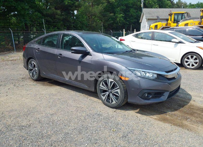 2017 Honda Civic EX-L (VIN 19XFC1F72HE030258) main photo