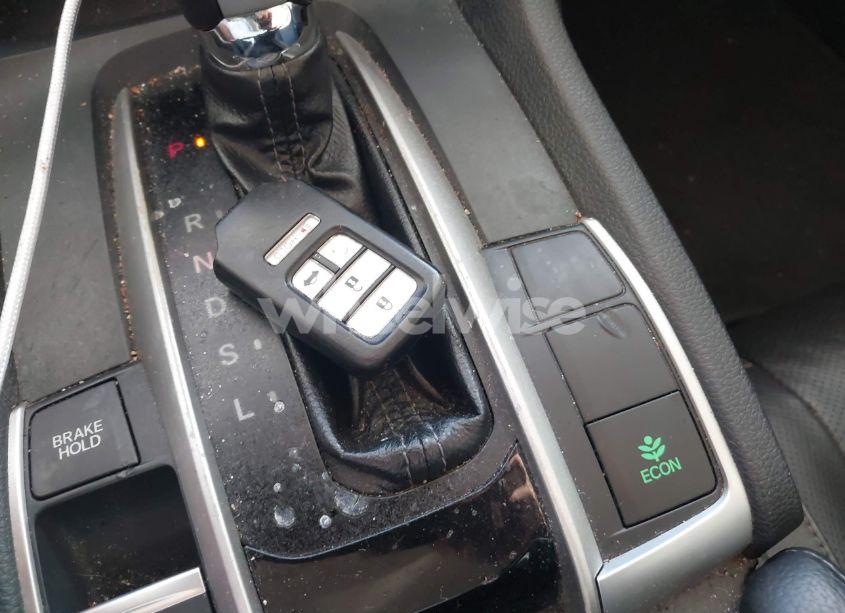 Photo 11 of 2018 Honda Civic EX-L (VIN 19XFC1F72JE200608)