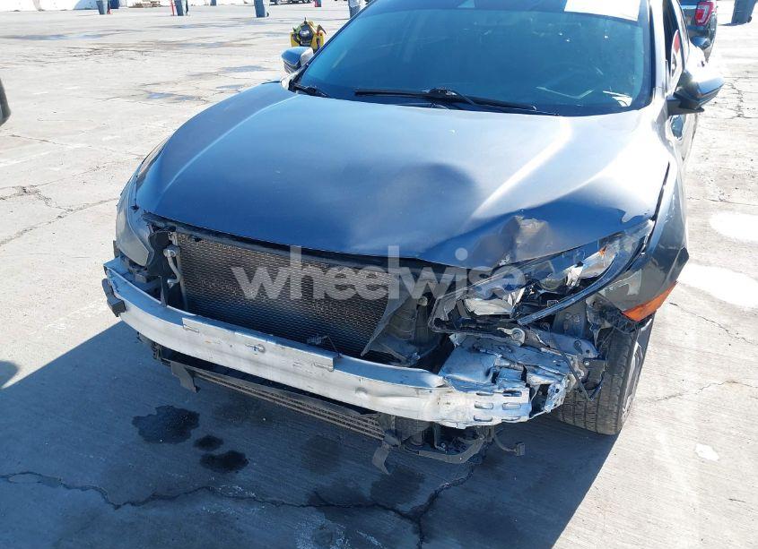 Photo 6 of 2019 Honda Civic EX-L (VIN 19XFC1F72KE215823)