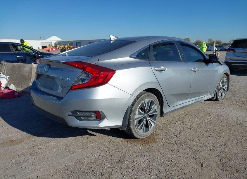 Photo 4 of 2016 Honda Civic EX-L (VIN 19XFC1F73GE016657)