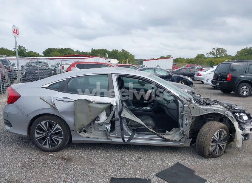 Photo 13 of 2017 Honda Civic EX-L (VIN 19XFC1F73HE211756)