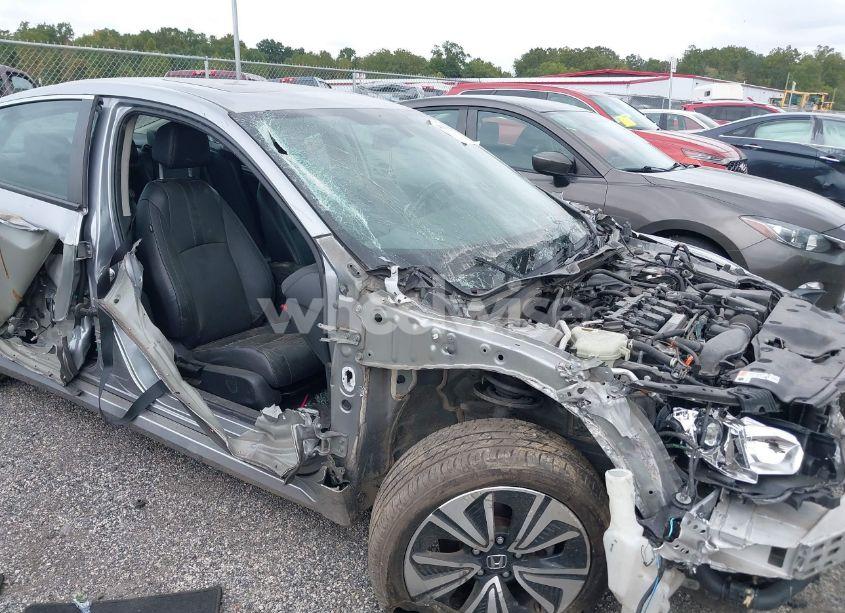 Photo 6 of 2017 Honda Civic EX-L (VIN 19XFC1F73HE211756)
