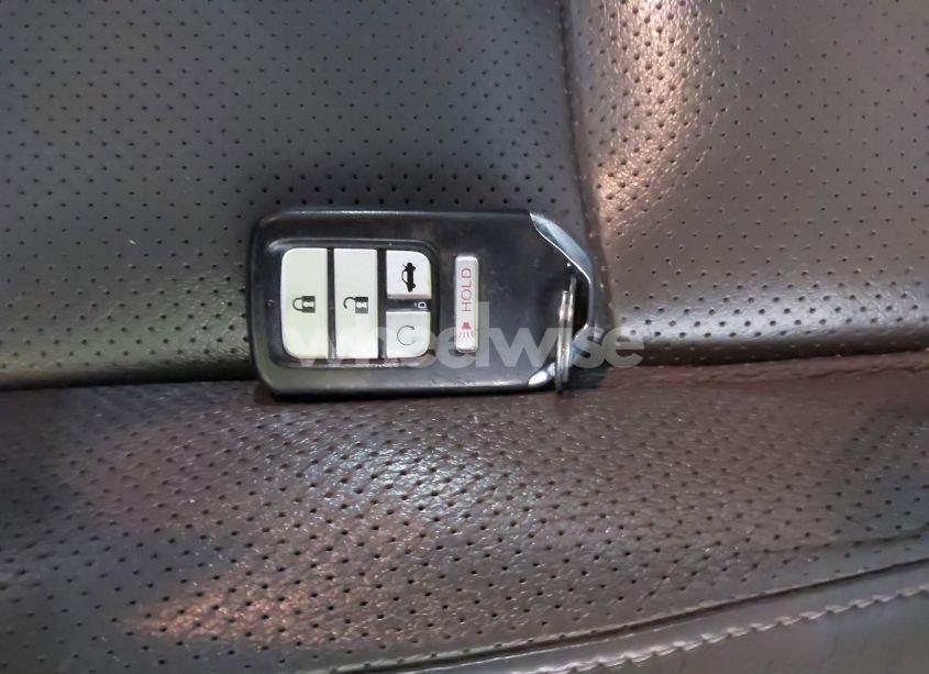 Photo 11 of 2016 Honda Civic EX-L (VIN 19XFC1F74GE029949)