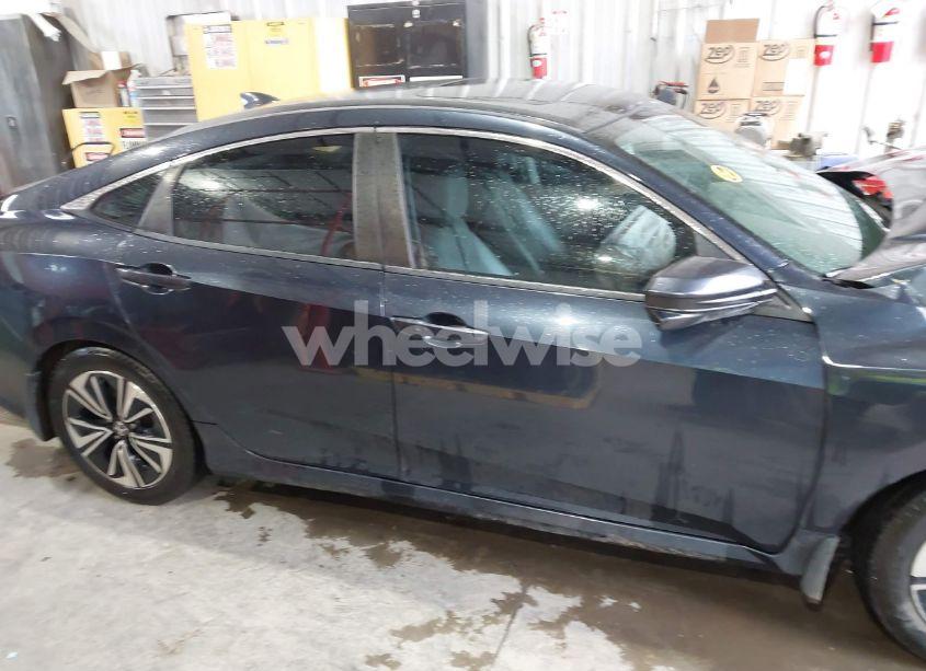 Photo 13 of 2016 Honda Civic EX-L (VIN 19XFC1F74GE029949)