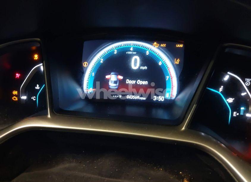 Photo 7 of 2019 Honda Civic EX-L (VIN 19XFC1F74KE211496)