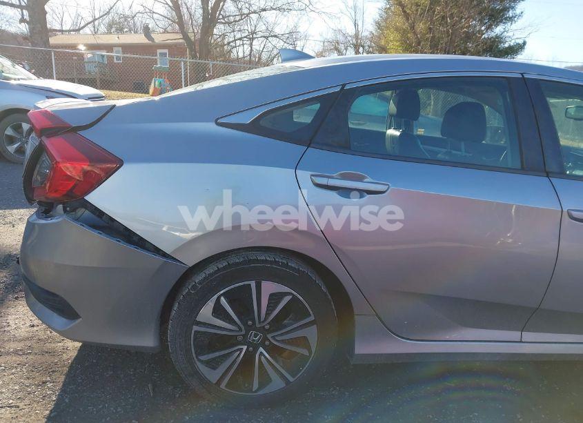 Photo 18 of 2016 Honda Civic EX-L (VIN 19XFC1F75GE010939)
