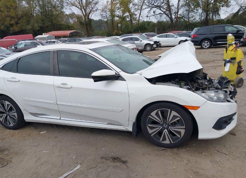 Photo 13 of 2018 Honda Civic EX-L (VIN 19XFC1F75JE001696)