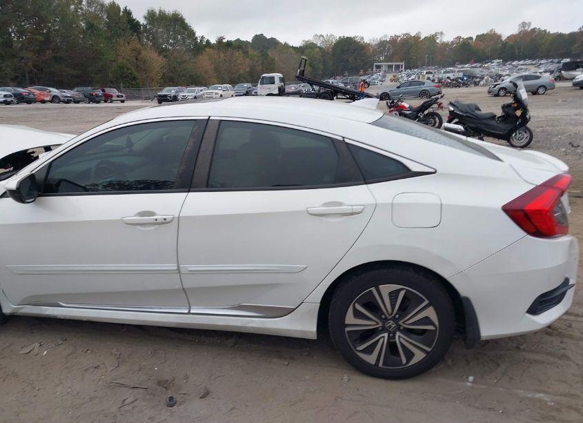 Photo 14 of 2018 Honda Civic EX-L (VIN 19XFC1F75JE001696)